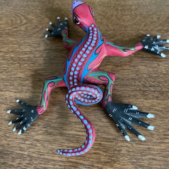 Oaxacan wood carved Gecko Lizard - Picture 6 of 7